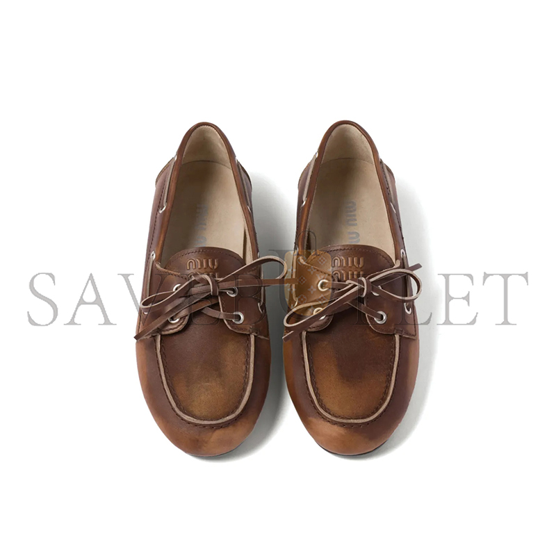 MIU MIU WHITE UNLINED BLEACHED LEATHER BOAT SHOES 5D123E